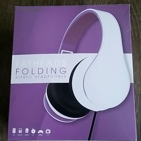 Brand New  Headphones - Picture 1 of 5